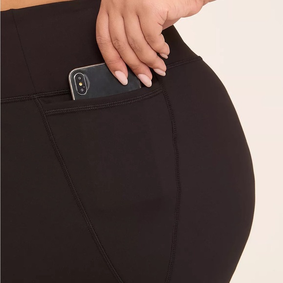 Lane Bryant LIVI High-Rise LIVI Soft Wide Leg Pant Sz 30/32 - Picture 4 of 4